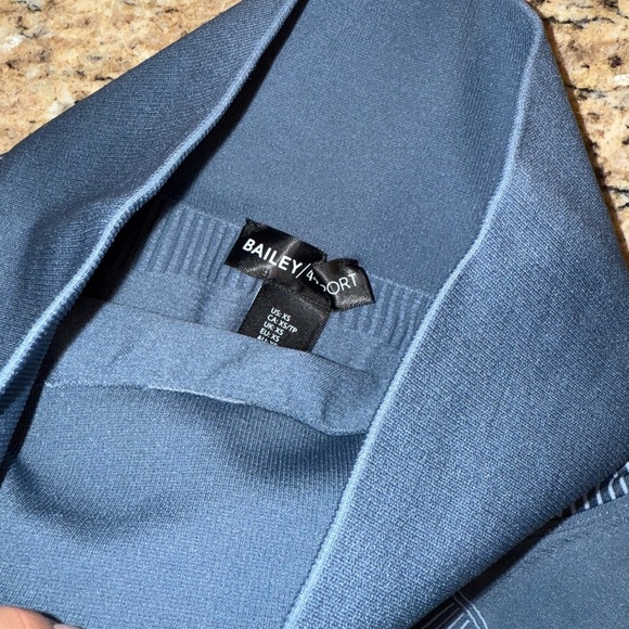 Bailey 44 Sport Blue Matching Workout Set - Picture 4 of 5